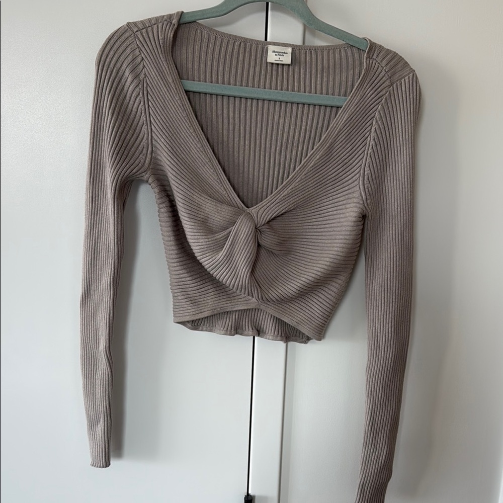 Abercrombie & Fitch Gray Ribbed Tie Front Crop Top